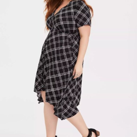 718-9 Torrid Plaid Button Front Challis Shirt sharkbite hem Dress Size 2 18/20 - Picture 5 of 16